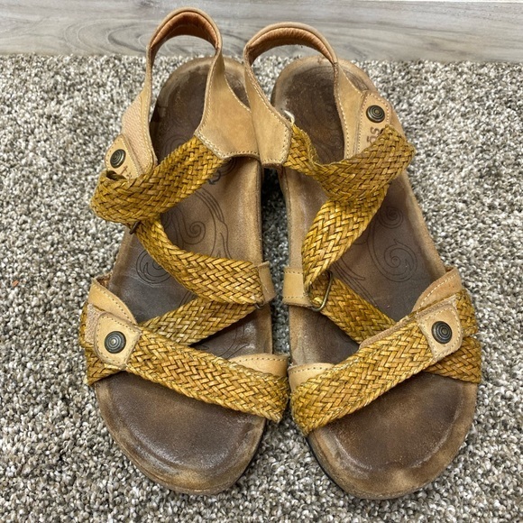 TAOS FOOTWEAR Trulie CAMEL - Picture 5 of 9